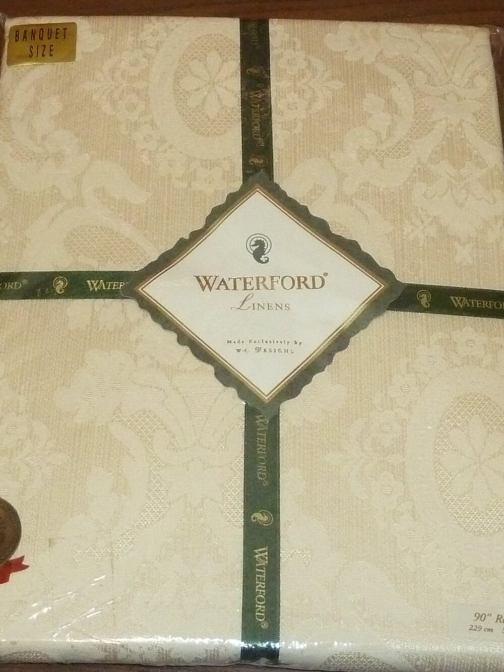 Waterford Linens Belvedere 90" Round Tablecloth Banquet Size Seats 6 to 8